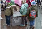 Am heutigen Welttag der Kinderrechte wurde am Rathausplatz in Bozen der „Platz der Kinderrechte“ feierlich seiner Bestimmung übergeben (Foto: KIJA/GNews)