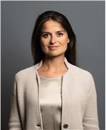 „Es ist notwendig, junge Menschen dabei zu begleiten, einen kritischen Blick auf die online vermittelten Schönheitsideale zu entwickeln", unterstreicht Kinder- und Jugendanwältin Höller (Foto: Manuela Tessaro)