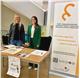 (da sx) La Garante per l’infanzia e l’adolescenza Daniela Höller la collaboratrice della GAIA Magdalena Mahlknecht in occasione della visita a una scuola. (Foto: GAIA)